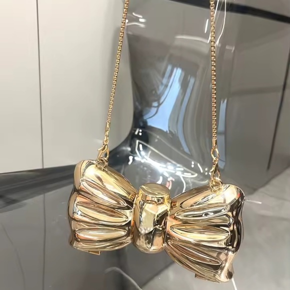 Bow Gold Luxury Clutch - Picture 5 of 12